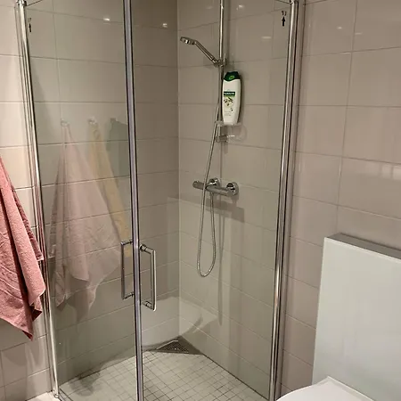 New, And Cosy Flat 10 Mins Drive To Airport
