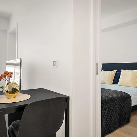 New, And Cosy Flat 10 Mins Drive To Airport 公寓 杰西姆